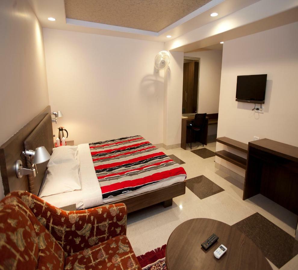 Hotel Usha Ascot Matheran Zewnętrze zdjęcie