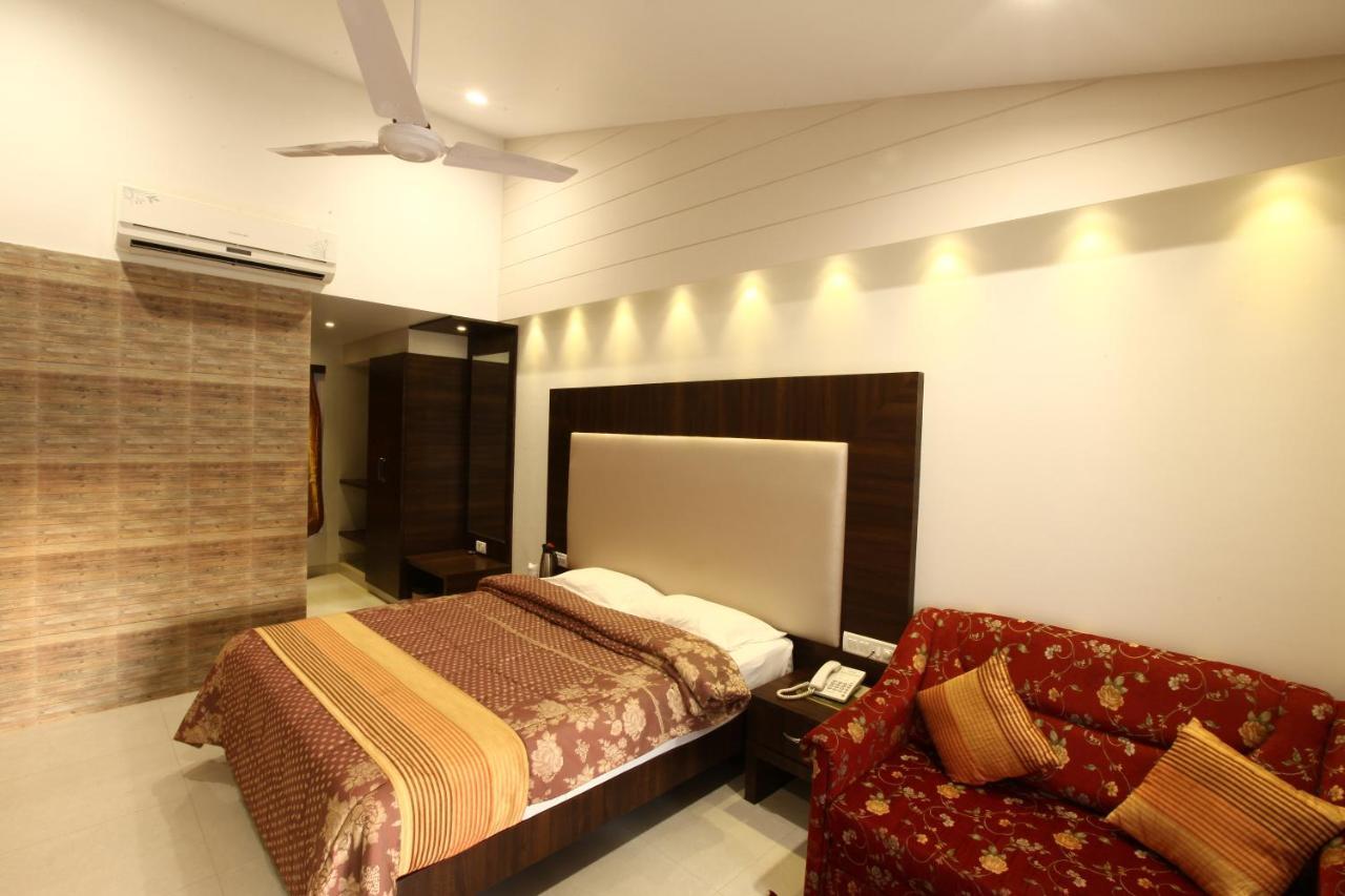 Hotel Usha Ascot Matheran Zewnętrze zdjęcie
