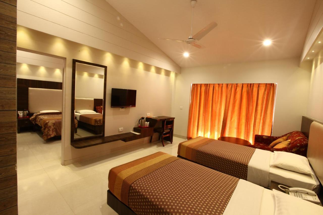 Hotel Usha Ascot Matheran Zewnętrze zdjęcie